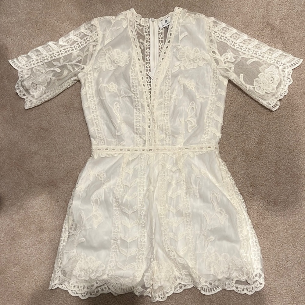 Socialite - White , Laced Romper